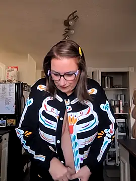 Snapshot of Canadian_BBW chatting on October 30, 2025, 7:47 pm Canadian BBW online show from October 30, 2025, 7:47 pm