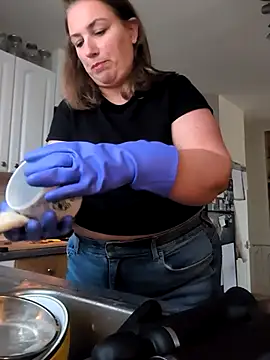 Snapshot of Canadian_BBW chatting on November 17, 2025, 9:31 pm Canadian BBW online show from November 17, 2025, 9:31 pm