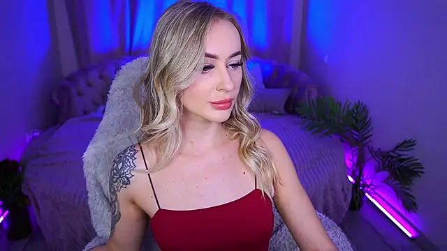 GraceCandy online show from November 28, 2025, 10:01 pm