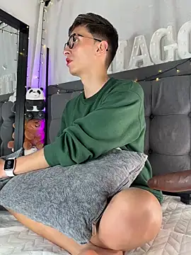 Thiago jones online show from March 11, 2025, 9:04 pm