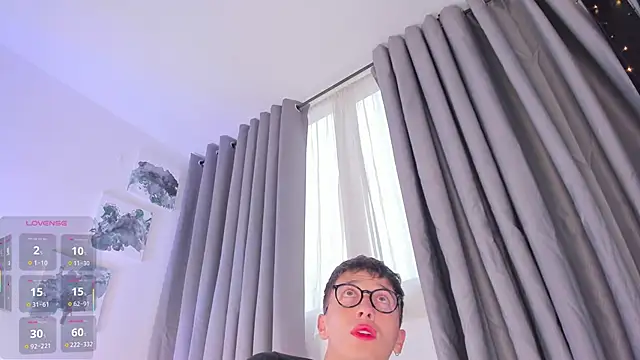 Thiago jones online show from September 17, 2025, 9:38 pm