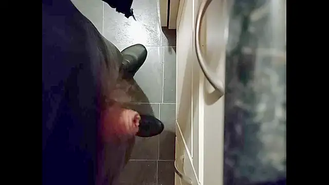 hairyuncut00 online show from January 21, 2025, 12:46 am