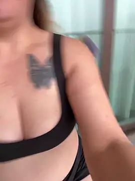 Blueskiiis3 online show from December 21, 2025, 3:19 pm