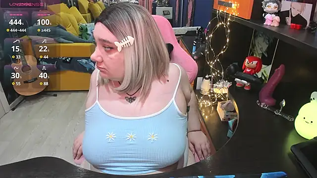 Softie Sofy online show from February 26, 2025, 6:04 am