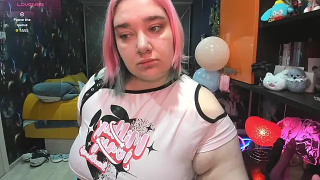 Softie Sofy online show from February 14, 2026, 3:58 am