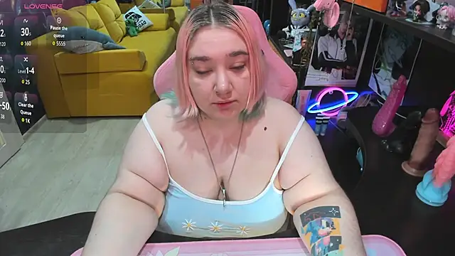 Snapshot of Softie_Sofy chatting on June 2, 2026, 4:14 am Softie Sofy online show from June 2, 2026, 4:14 am