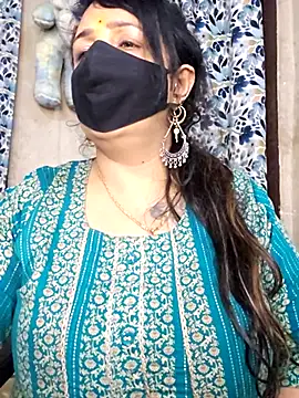 cute-tanvi online show from April 7, 2026, 12:49 pm