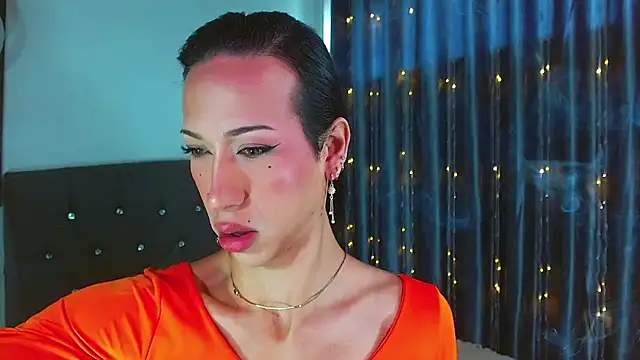 Kenisha Sweet online show from February 3, 2026, 1:49 pm