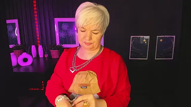 CarmenSoft online show from February 15, 2025, 8:43 pm