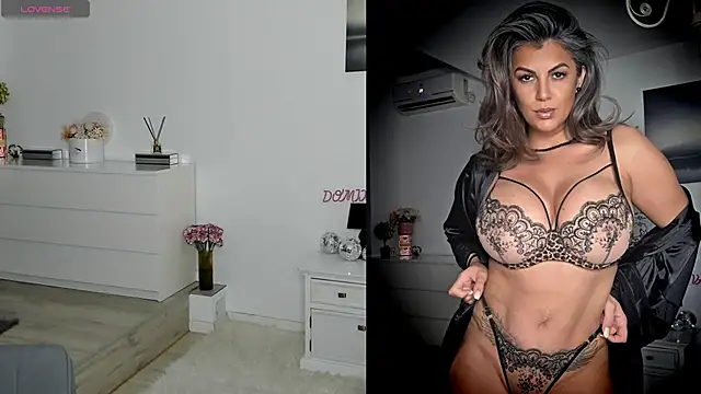 Snapshot of Domixdyva chatting on October 13, 2025, 10:37 am Domixdyva online show from October 13, 2025, 10:37 am