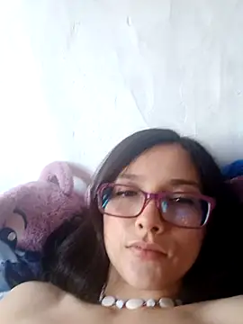 Snapshot of Perladulce chatting on March 28, 2026, 1:43 pm Perladulce online show from March 28, 2026, 1:43 pm