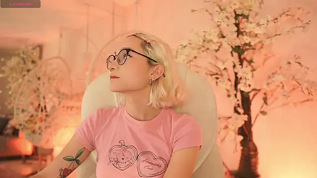 DalahiaRush online show from February 3, 2025, 11:31 am