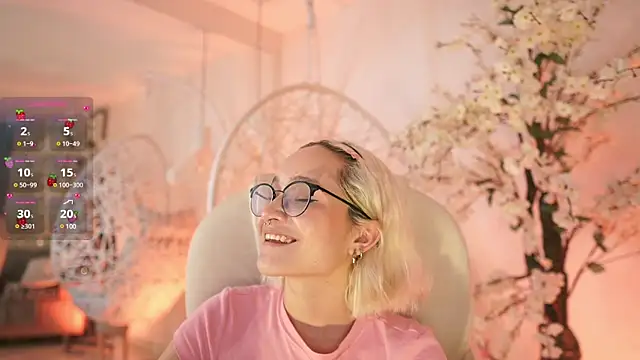 DalahiaRush online show from February 3, 2025, 5:35 pm