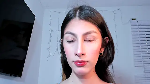 valeria gonzales  online show from January 19, 2025, 10:28 pm