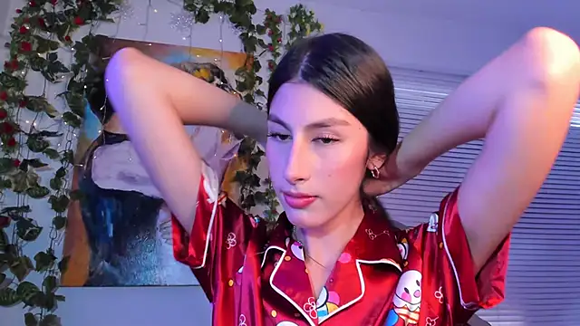 valeria gonzales  online show from February 5, 2025, 8:25 pm