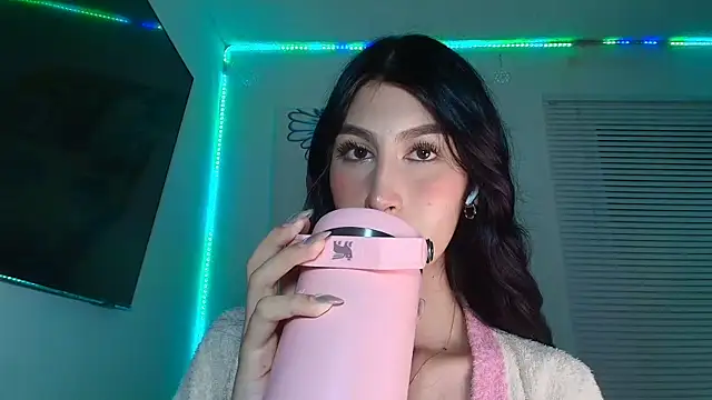 valeria gonzales  online show from March 27, 2026, 11:59 pm