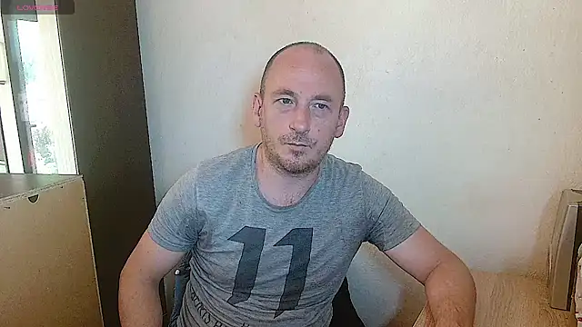 Snapshot of Johan___Barker chatting on May 6, 2026, 11:04 am Johan Barker online show from May 6, 2026, 11:04 am