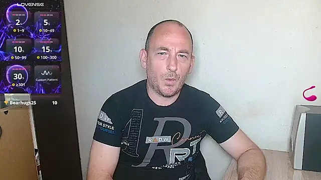 Snapshot of Johan___Barker chatting on June 2, 2026, 9:55 am Johan Barker online show from June 2, 2026, 9:55 am