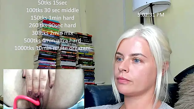 Snapshot of queenofthenighttt chatting on July 6, 2026, 3:03 pm queenofthenighttt online show from July 6, 2026, 3:03 pm