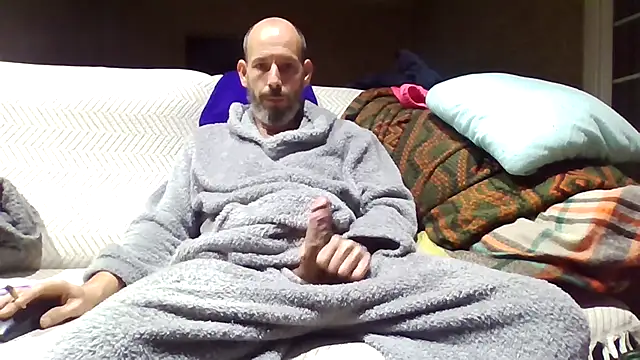 207RCCam online show from December 19, 2025, 7:32 pm