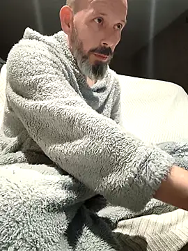 Snapshot of 207RCCam chatting on February 15, 2026, 10:17 pm 207RCCam online show from February 15, 2026, 10:17 pm