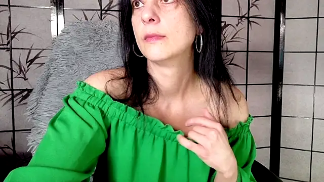 Snapshot of _Sweetlonglips_ chatting on February 19, 2026, 7:59 am Sweetlonglips online show from February 19, 2026, 7:59 am