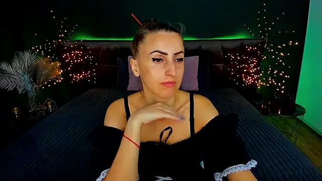 Rebecca Diamond online show from September 23, 2025, 5:43 am