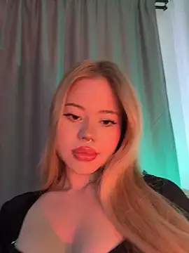 curchez  online show from February 6, 2025, 8:23 pm