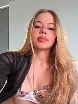 curchez  online show from March 6, 2026, 7:54 pm