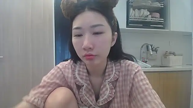 Asiagirll online show from May 11, 2026, 2:06 am