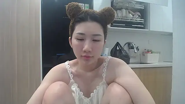 Asiagirll online show from May 26, 2026, 12:01 pm