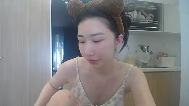 Asiagirll online show from May 28, 2026, 1:14 am