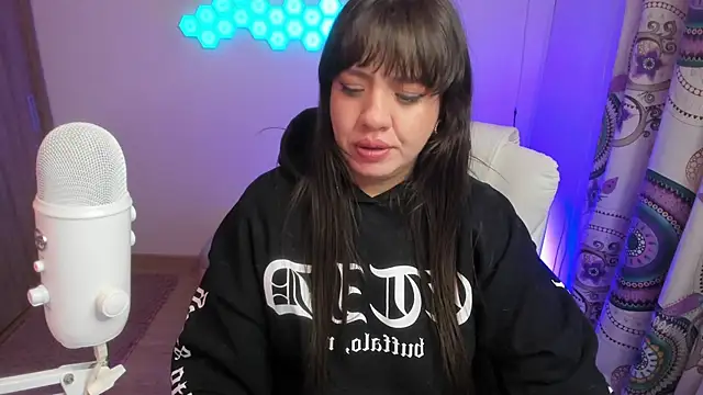 sophia grants online show from October 15, 2025, 7:19 am