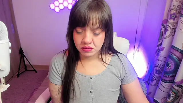 sophia grants online show from October 28, 2025, 6:06 am