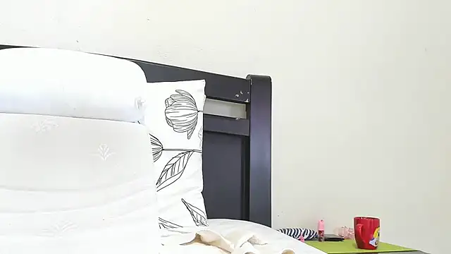 mara2020 69 online show from April 11, 2026, 3:27 pm