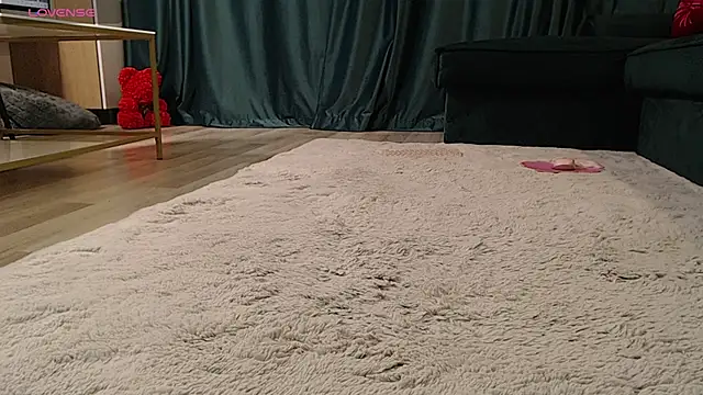 natasha-bigas online show from April 3, 2026, 8:40 pm