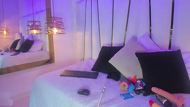 elena mature online show from April 2, 2026, 7:22 pm