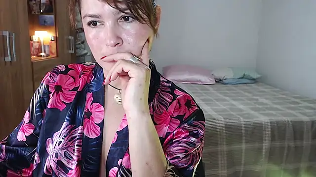 solamatista11 online show from February 25, 2026, 8:51 pm