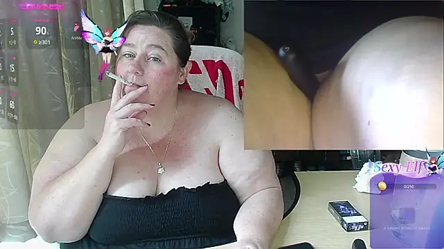 Snapshot of Iceprincess2bad4u chatting on December 21, 2024, 9:44 am Iceprincess2bad4u online show from December 21, 2024, 9:44 am