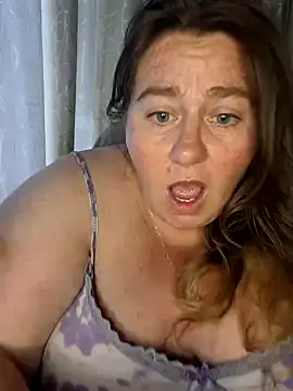 Snapshot of Iceprincess2bad4u chatting on December 29, 2024, 4:19 pm Iceprincess2bad4u online show from December 29, 2024, 4:19 pm