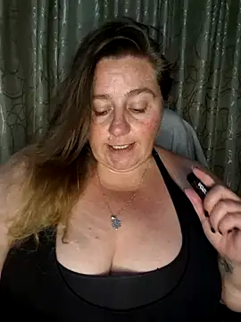 Snapshot of Iceprincess2bad4u chatting on January 3, 2025, 6:14 pm Iceprincess2bad4u online show from January 3, 2025, 6:14 pm