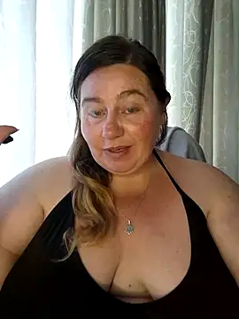 Snapshot of Iceprincess2bad4u chatting on January 5, 2025, 6:02 am Iceprincess2bad4u online show from January 5, 2025, 6:02 am