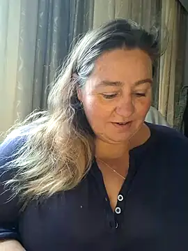 Snapshot of Iceprincess2bad4u chatting on January 11, 2025, 6:24 am Iceprincess2bad4u online show from January 11, 2025, 6:24 am