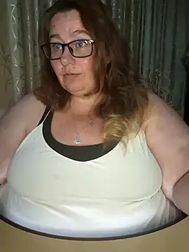 Snapshot of Iceprincess2bad4u chatting on February 3, 2025, 6:07 pm Iceprincess2bad4u online show from February 3, 2025, 6:07 pm