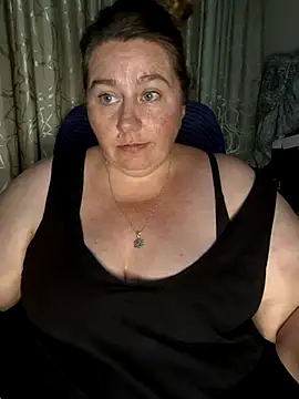 Snapshot of Iceprincess2bad4u chatting on February 17, 2025, 6:04 pm Iceprincess2bad4u online show from February 17, 2025, 6:04 pm