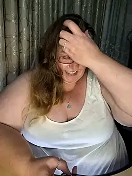 Snapshot of Iceprincess2bad4u chatting on February 20, 2025, 6:35 pm Iceprincess2bad4u online show from February 20, 2025, 6:35 pm