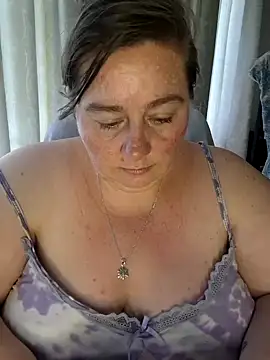 Snapshot of Iceprincess2bad4u chatting on February 22, 2025, 7:23 am Iceprincess2bad4u online show from February 22, 2025, 7:23 am