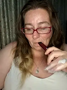 Snapshot of Iceprincess2bad4u chatting on March 3, 2025, 6:12 pm Iceprincess2bad4u online show from March 3, 2025, 6:12 pm