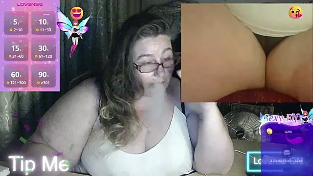 Snapshot of Iceprincess2bad4u chatting on March 7, 2025, 6:22 pm Iceprincess2bad4u online show from March 7, 2025, 6:22 pm
