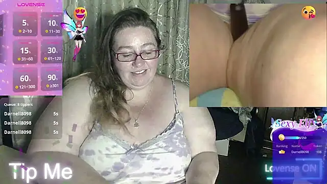 Snapshot of Iceprincess2bad4u chatting on March 9, 2025, 5:17 pm Iceprincess2bad4u online show from March 9, 2025, 5:17 pm